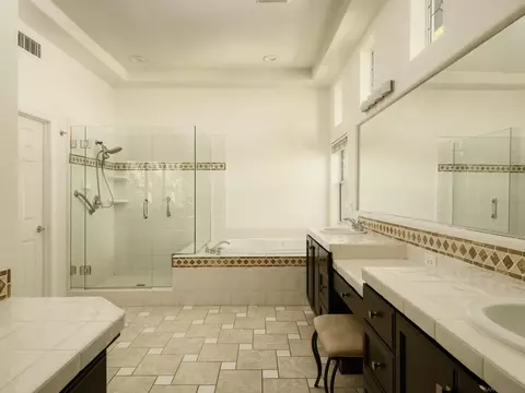 Bath - 11640 Treadwell Dr, Poway, CA 92064 photo 3 of 6