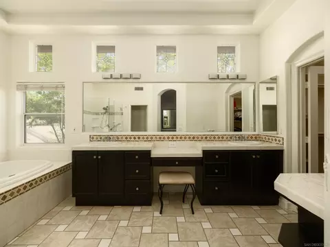 Bath - 11640 Treadwell Dr, Poway, CA 92064 photo 2 of 6