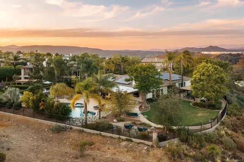 View/Area - 11640 Treadwell Dr, Poway, CA 92064 photo 2 of 8