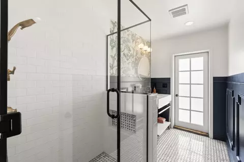 Bath - 10409 Grandview Dr, La Mesa, CA 91941 photo 3 of 4