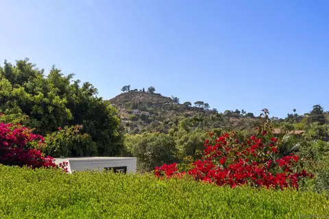 Exterior - 10409 Grandview Dr, La Mesa, CA 91941 photo 8 of 28