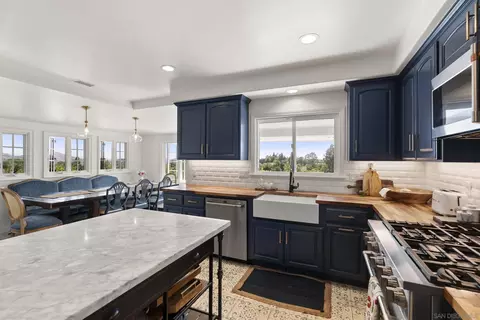 Kitchen - 10409 Grandview Dr, La Mesa, CA 91941 photo 5 of 6