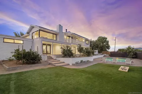 Exterior - 10409 Grandview Dr, La Mesa, CA 91941 photo 3 of 28
