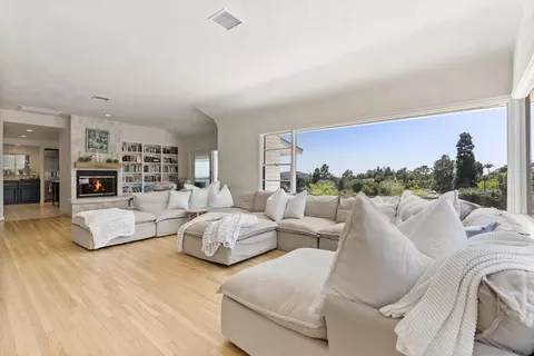 Living - 10409 Grandview Dr, La Mesa, CA 91941 photo 3 of 12