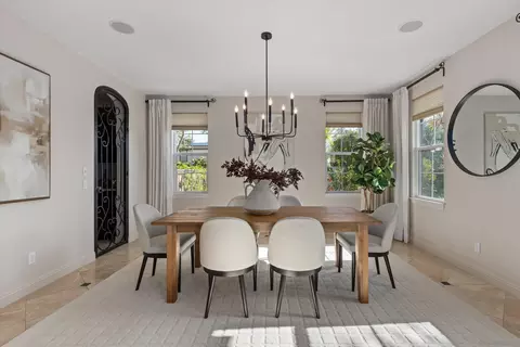 Dining - 6230 Topiary St, Carlsbad, CA 92009 photo 1 of 2