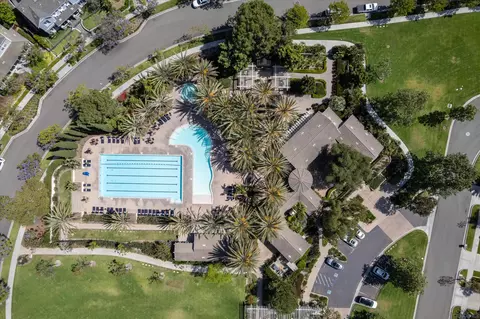 View/Area - 6230 Topiary St, Carlsbad, CA 92009 photo 4 of 6