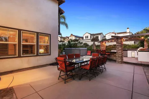 Exterior - 6230 Topiary St, Carlsbad, CA 92009 photo 7 of 17