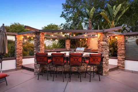 Exterior - 6230 Topiary St, Carlsbad, CA 92009 photo 8 of 17