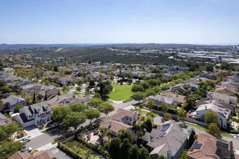 View/Area - 6230 Topiary St, Carlsbad, CA 92009 photo 2 of 6