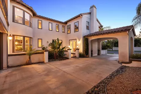 Exterior - 6230 Topiary St, Carlsbad, CA 92009 photo 5 of 17