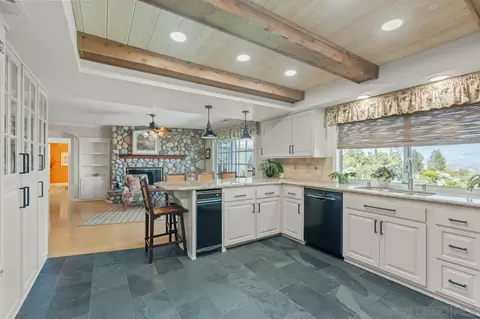 Kitchen - 4814 Mount Helix Dr, La Mesa, CA 91941 photo 5 of 5
