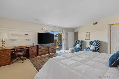 Bedroom - 4814 Mount Helix Dr, La Mesa, CA 91941 photo 3 of 7