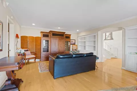 Living - 4814 Mount Helix Dr, La Mesa, CA 91941 photo 9 of 12