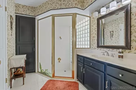 Bath - 4814 Mount Helix Dr, La Mesa, CA 91941 photo 3 of 8