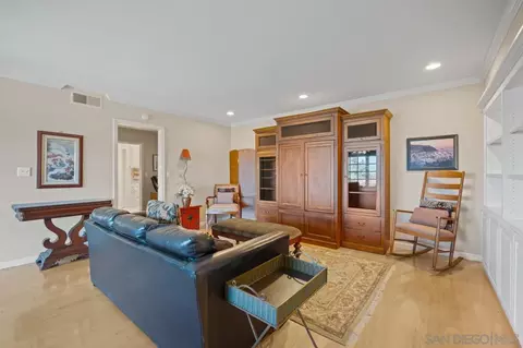 Living - 4814 Mount Helix Dr, La Mesa, CA 91941 photo 8 of 12