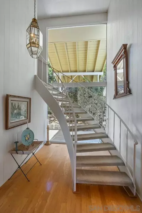 Entry Way - 4814 Mount Helix Dr, La Mesa, CA 91941 photo 4 of 6