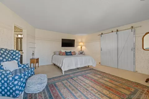 Bedroom - 4814 Mount Helix Dr, La Mesa, CA 91941 photo 1 of 7