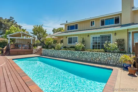 Exterior - 4814 Mount Helix Dr, La Mesa, CA 91941 photo 4 of 8