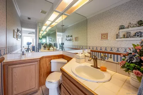 Bath - 2553 Haas St, Escondido, CA 92025 photo 1 of 6
