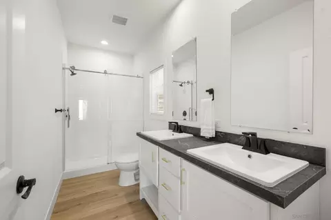 Bath - 103 Havenview Ln, Oceanside, CA 92056 photo 1 of 3