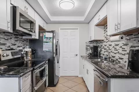 803 Shelter Cove Way, Oceanside, CA 92058