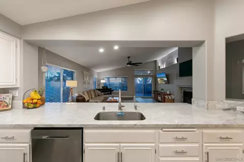 Kitchen - 1962 Larkspur Dr, Alpine, CA 91901 photo 4 of 7