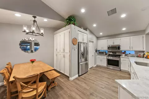 Kitchen - 1962 Larkspur Dr, Alpine, CA 91901 photo 2 of 7