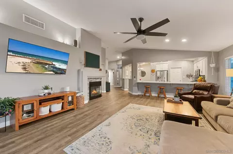 Living - 1962 Larkspur Dr, Alpine, CA 91901 photo 2 of 3