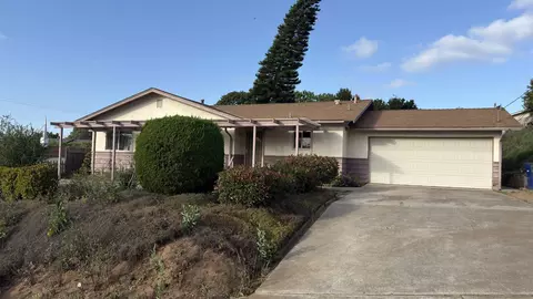 212 Casper Ln, Vista, CA 92084