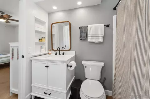 Bath - 12895 Meseta Ln, Lakeside, CA 92040 photo 2 of 3