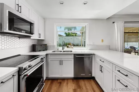 Kitchen - 12895 Meseta Ln, Lakeside, CA 92040 photo 2 of 4