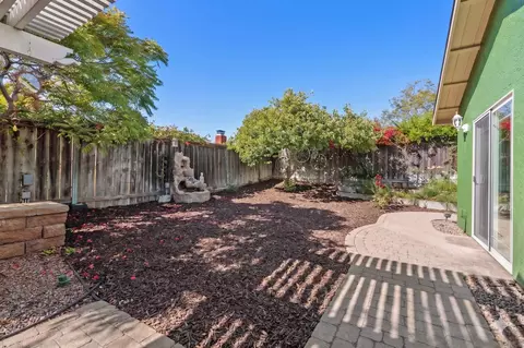 Exterior - 140 Five Crowns Way, Encinitas, CA 92024 photo 3 of 6