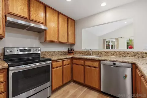 Kitchen - 140 Five Crowns Way, Encinitas, CA 92024 photo 2 of 2