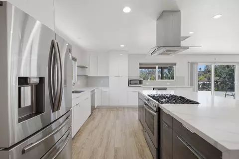 Kitchen - 907 Seph Way, Escondido, CA 92027 photo 3 of 5