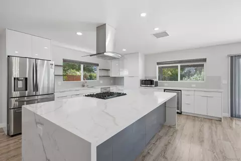 Kitchen - 907 Seph Way, Escondido, CA 92027 photo 2 of 5