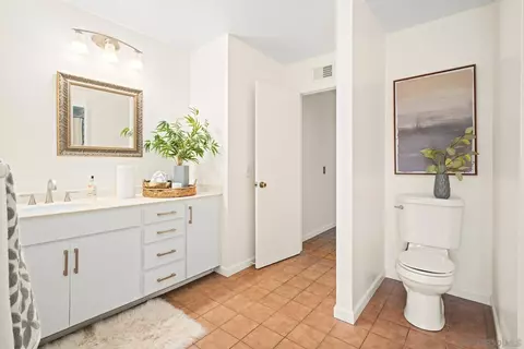 Bath - 14105 Durhullen Dr, Poway, CA 92064 photo 4 of 4