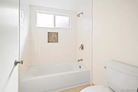 Bath - 14105 Durhullen Dr, Poway, CA 92064 photo 3 of 4