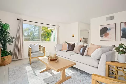Living - 14105 Durhullen Dr, Poway, CA 92064 photo 4 of 6