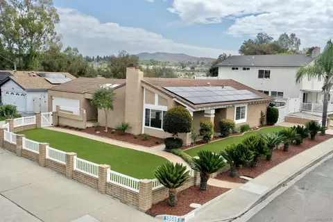 10696 Gabacho Dr, San Diego, CA 92124