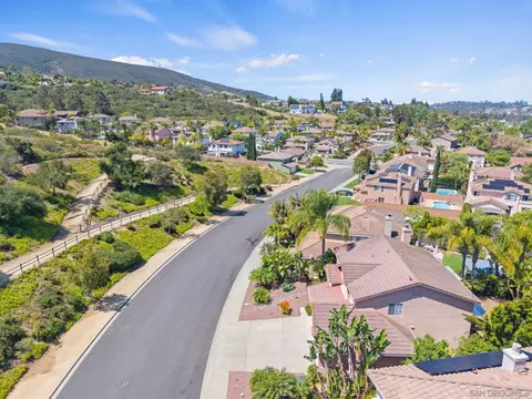 View/Area - 1020 Cima Dr, San Marcos, CA 92078 photo 10 of 18