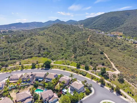 View/Area - 1020 Cima Dr, San Marcos, CA 92078 photo 14 of 18