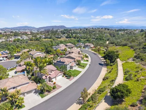 View/Area - 1020 Cima Dr, San Marcos, CA 92078 photo 13 of 18