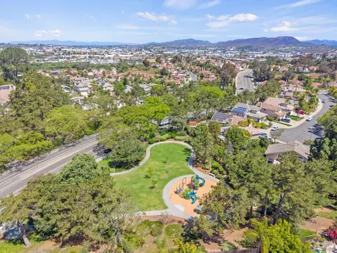 View/Area - 1020 Cima Dr, San Marcos, CA 92078 photo 1 of 18