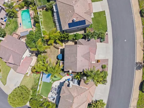 View/Area - 1020 Cima Dr, San Marcos, CA 92078 photo 3 of 18