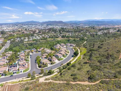 View/Area - 1020 Cima Dr, San Marcos, CA 92078 photo 5 of 18