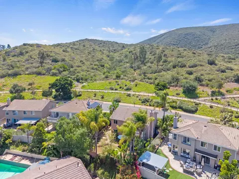 View/Area - 1020 Cima Dr, San Marcos, CA 92078 photo 12 of 18
