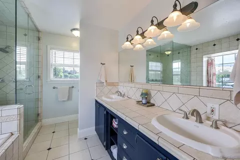 Bath - 13238 Beechtree St, Lakeside, CA 92040 photo 5 of 5