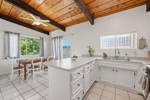 Kitchen - 395 San Roque, Escondido, CA 92025 photo 3 of 6