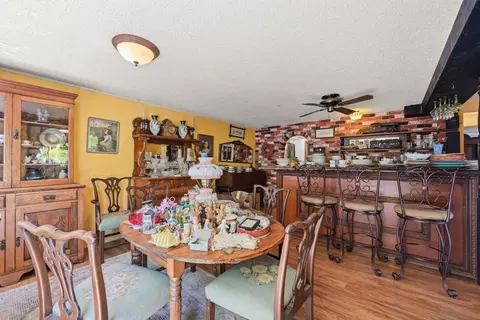 Dining - 395 San Roque, Escondido, CA 92025 photo 4 of 4