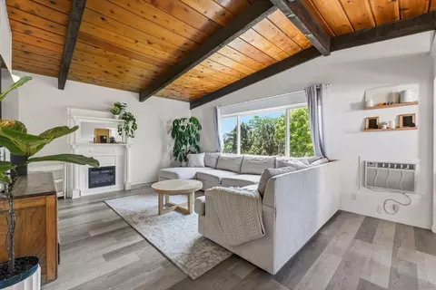 Living - 395 San Roque, Escondido, CA 92025 photo 3 of 4